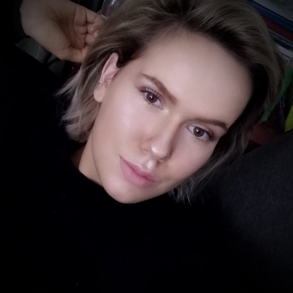 Meet your Posher, Claudelle - Picture 1 of 1